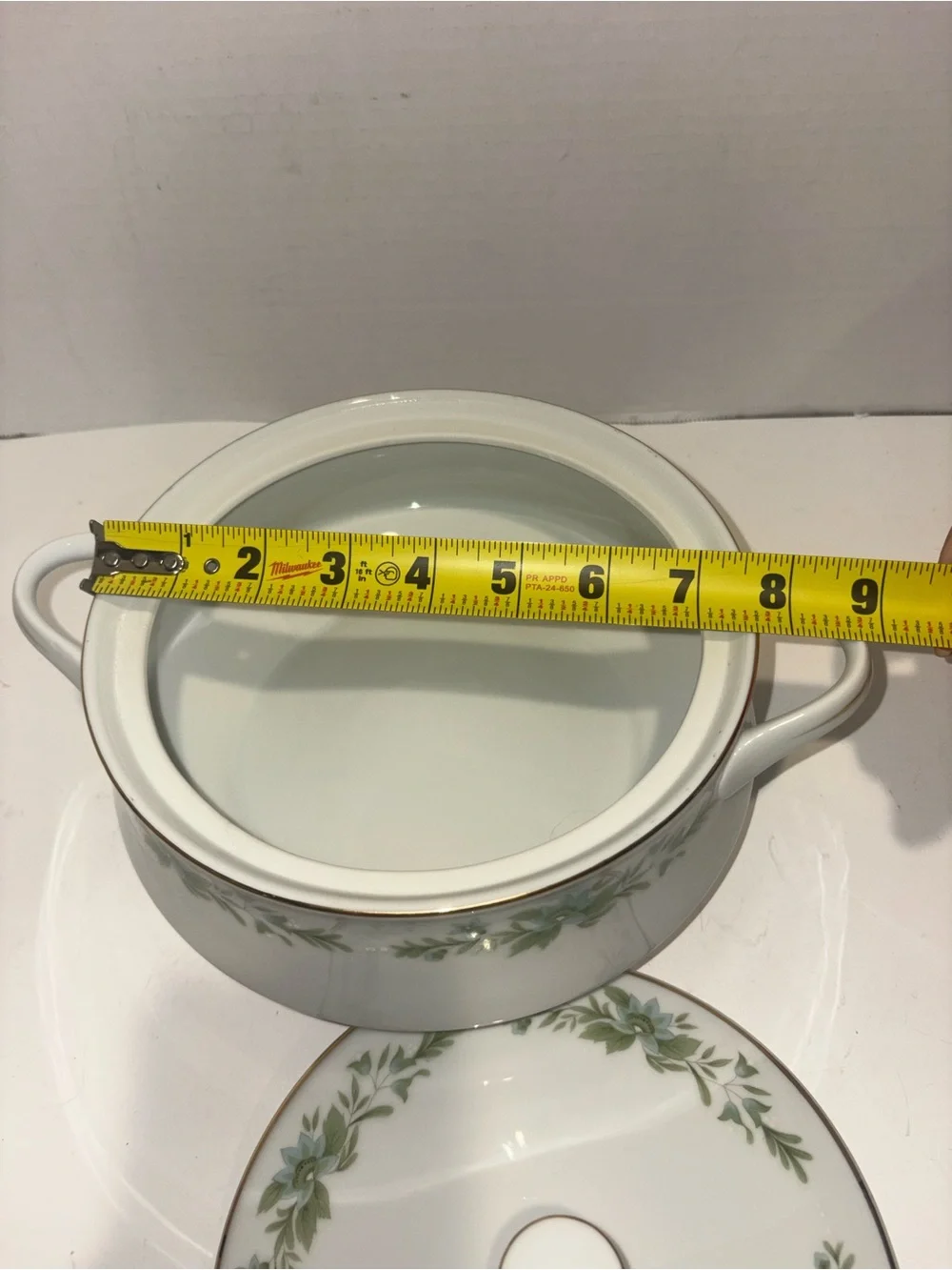 Vintage Creative Manor Covered Dish